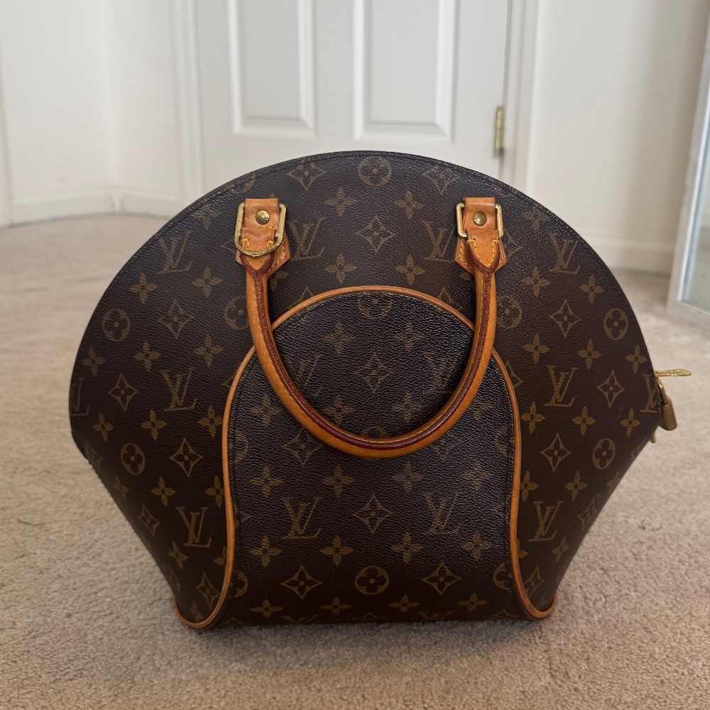 Authentic Vintage Louis Vuitton Ellipse MM